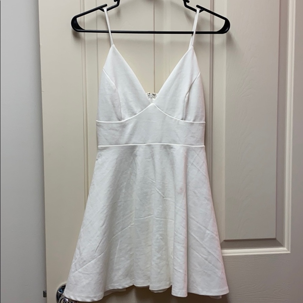 Windsor white flowy dress never worn
